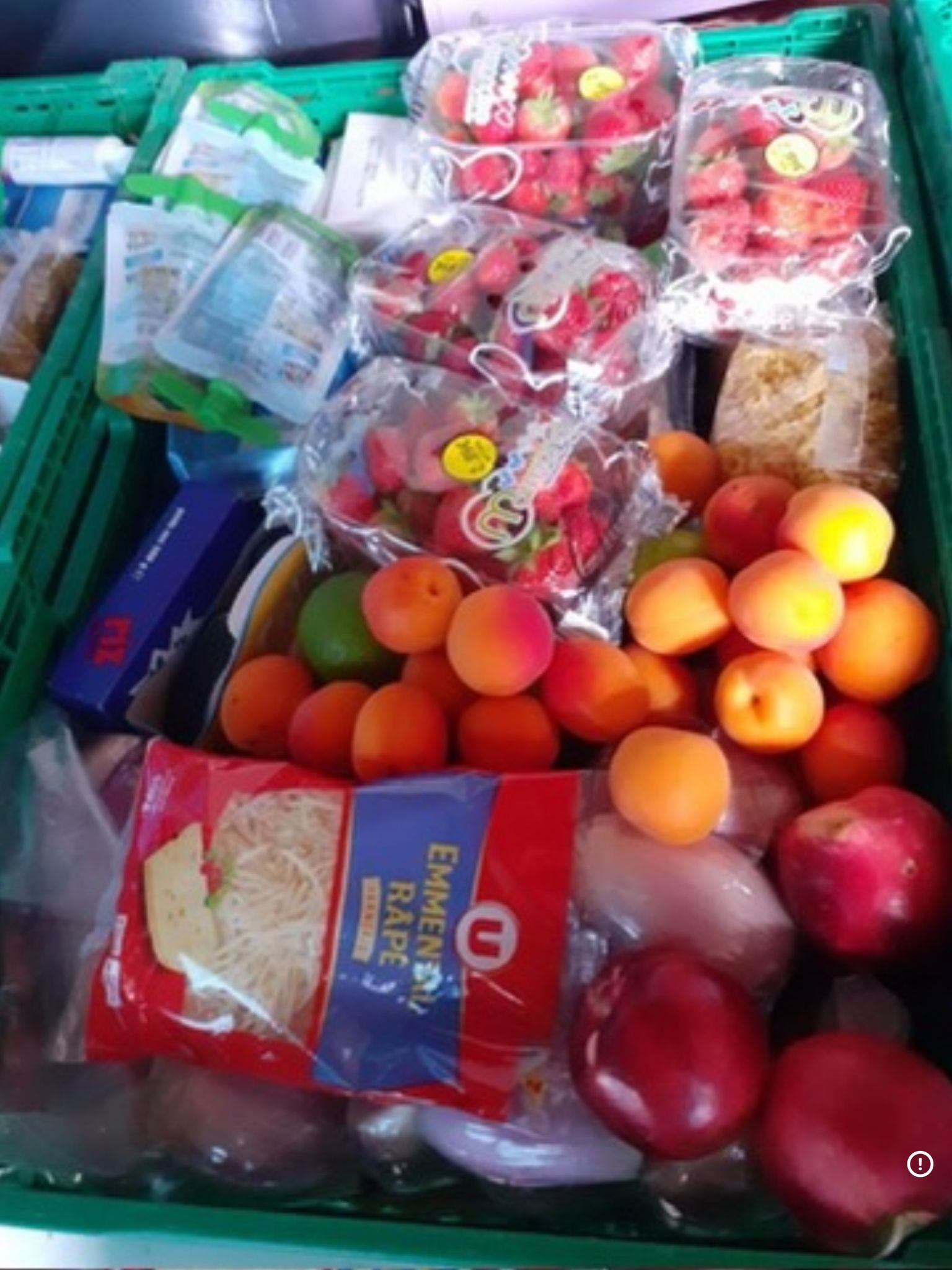 Colis alimentaire préparé par La Vallée du Cœur